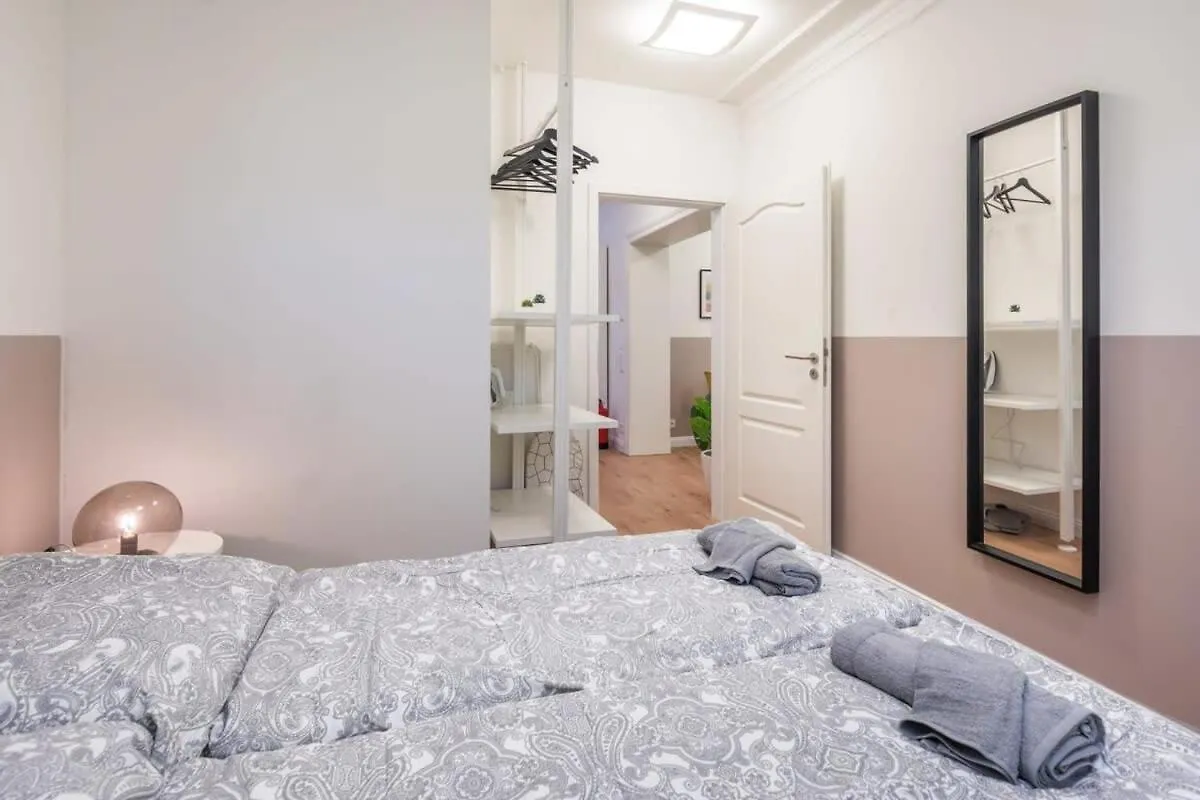 Charming Apartment In Prime Location Hamburk